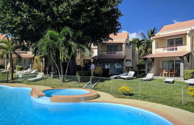 Residence With 6 Seafront Bungalows and Swimming - Photo 6