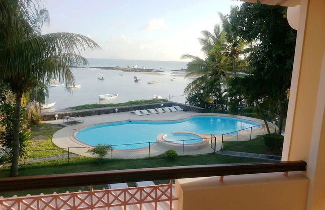 Residence With 6 Seafront Bungalows and Swimming - Photo 20