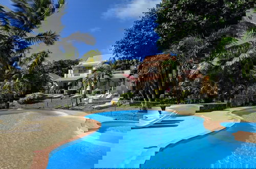 Foto 7 - Residence With 6 Seafront Bungalows and Swimming