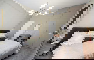 Foto 2 - Elegant & Bright 2BR Condos - Steps from Old Town