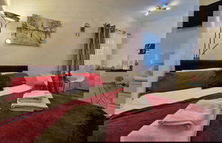 Foto 3 - Seaside Bliss Apartment for Style and Comfort