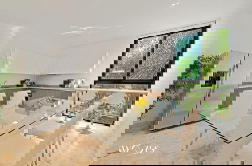 Foto 2 - 2 Br Luminous and Spacious Pool View Apt
