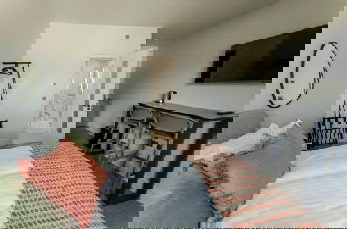 Photo 5 - George Apartments