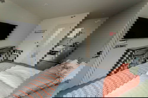 Photo 2 - George Apartments