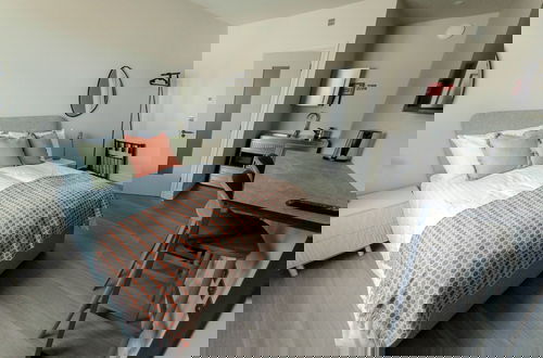 Photo 6 - George Apartments