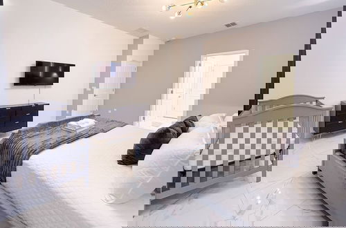 Foto 40 - Sophisticated 9 Bedroom Close to Disney