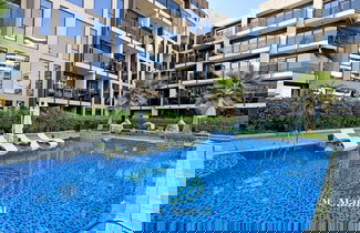 Foto 1 - Stylish 1BR Apt w Pool in JVC nr Dubai Sports City