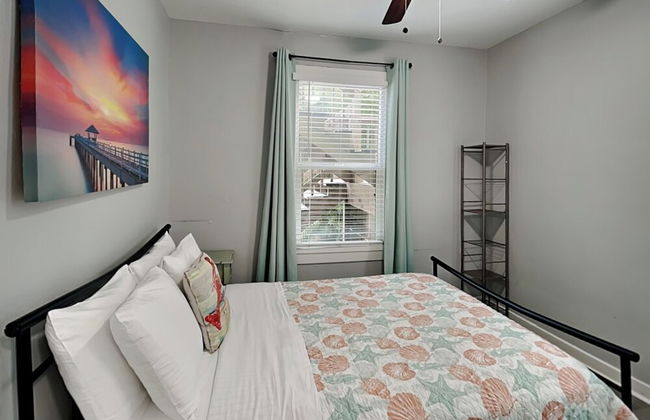 Pleasure Pier Retreat - Photo 20