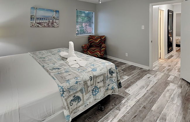 Pleasure Pier Retreat - Photo 7