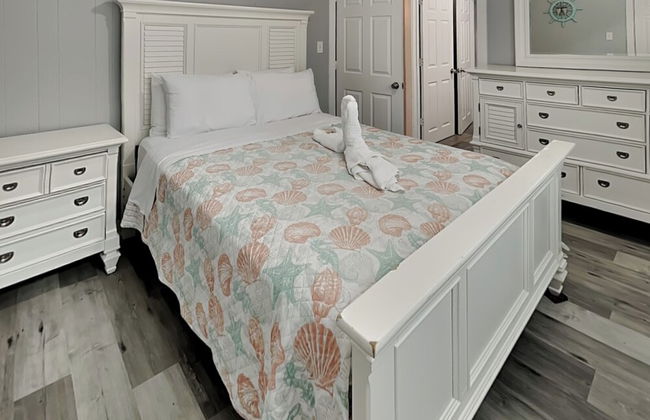 Pleasure Pier Retreat - Photo 21