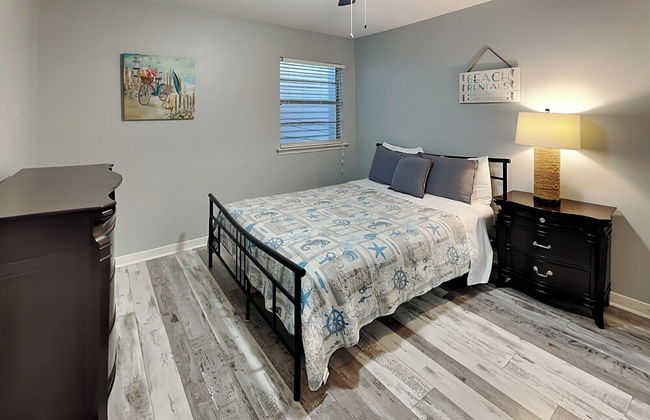 Pleasure Pier Retreat - Photo 12