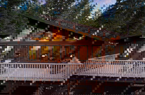 Foto 36 - Lake + Beach Access, Pool, Tennis Walk to Chambers Tahoe Timber by Avantstay