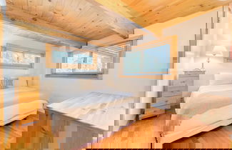 Foto 1 - Tahoe Timber by Avantstay Beach + Lake Access