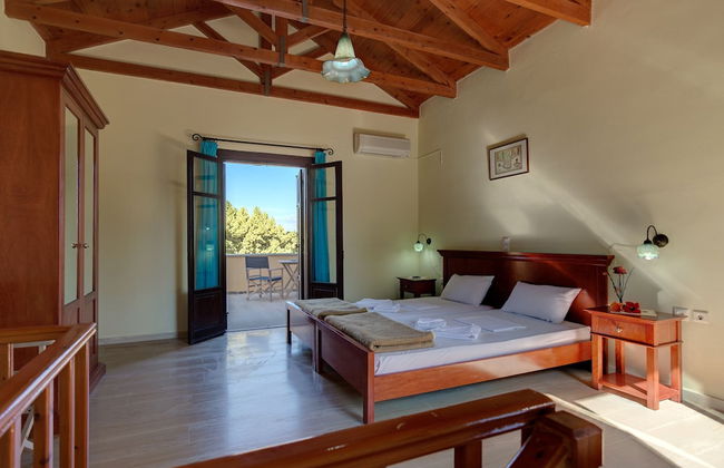 Crete Holiday Rental Small Village Close to Beaches -sharing a Large Pool - Photo 2