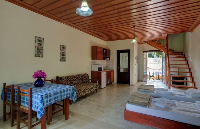 Crete Holiday Rental Small Village Close to Beaches -sharing a Large Pool - Photo 3