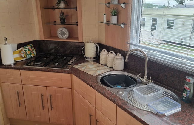 Thorness Bay - 3-bed Cabin - Sleeps 6 - Sea View - Foto 6