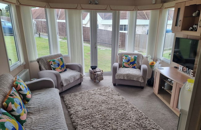 Thorness Bay - 3-bed Cabin - Sleeps 6 - Sea View - Foto 13