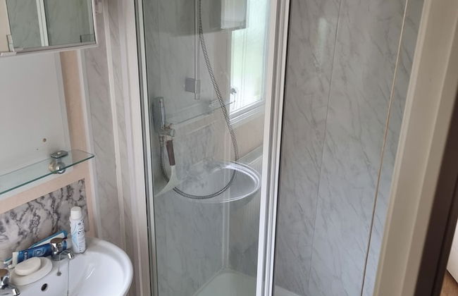 Thorness Bay - 3-bed Cabin - Sleeps 6 - Sea View - Foto 16