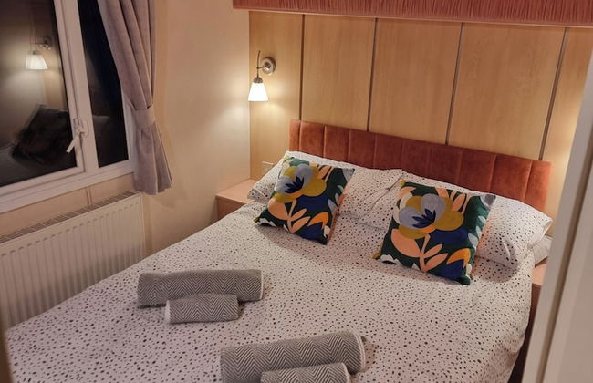 Thorness Bay - 3-bed Cabin - Sleeps 6 - Sea View - Foto 2