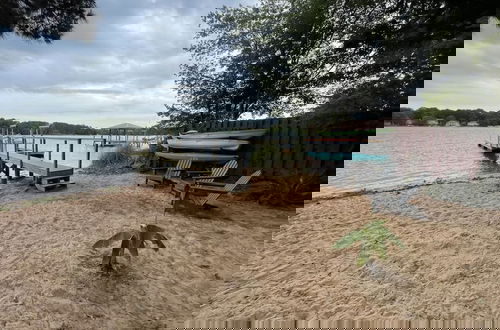 Foto 2 - Laid Back Lake Life by Avantstay Waterfront View