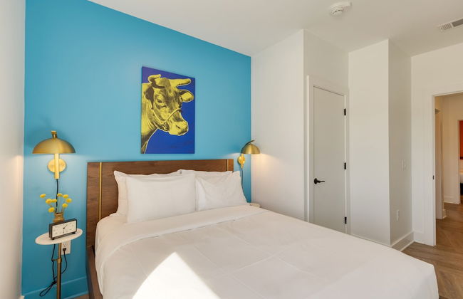 The Carter 201 by Avantstay 4BR Balcony - Photo 24