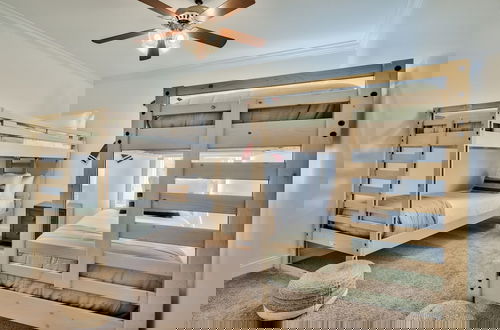 Foto 13 - Coral By Avantstay Gorgeous Three Story Home w Two Balconies