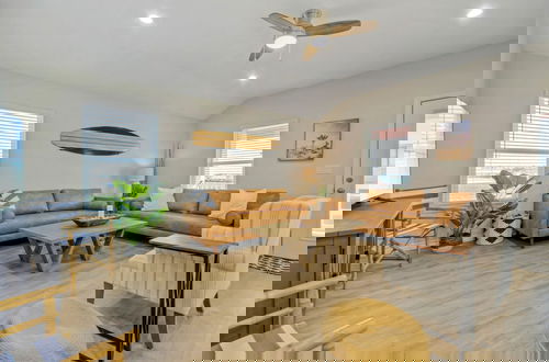 Foto 6 - Surf-n-dipity by Avantstay Covered Patio Lounge w Firepit