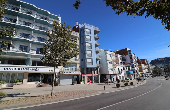 Apartment in Roses Near Beach - Photo 22