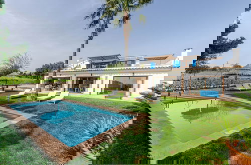 Foto 25 - Villa With Saltwater Pool
