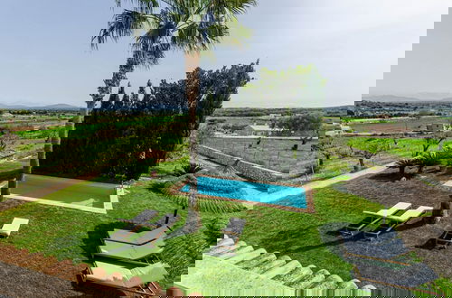 Foto 46 - Villa With Saltwater Pool