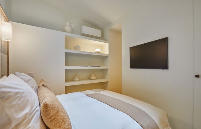 Stunning Renovated Apartment Louvre Palais-royal - Photo 2