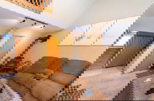 Foto 8 - Perfect Family Vacation Home in the Mountains