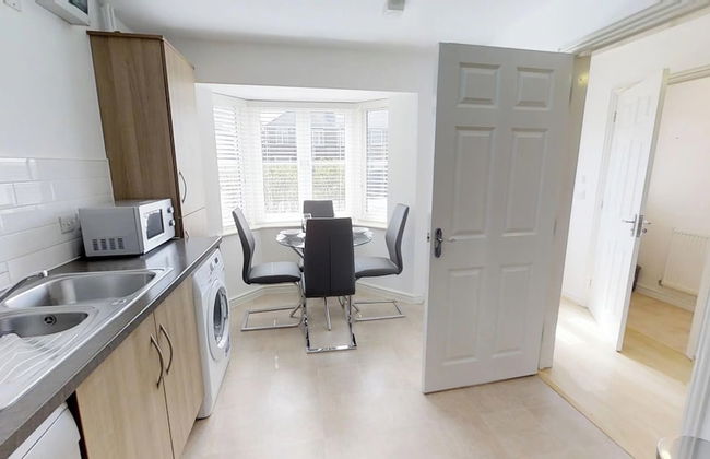 Stayzo Cole Green Lane - Free Parking - Foto 15