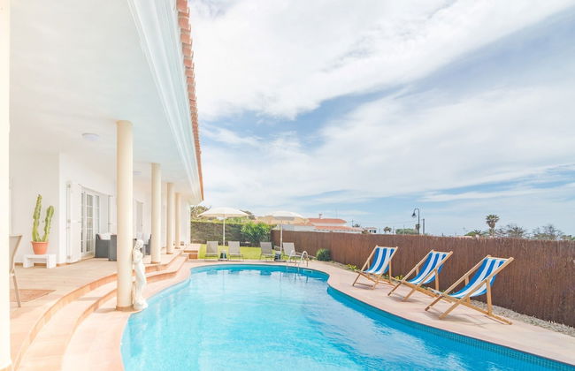 Villa Maricel - Villa With Private Pool. Free Wifi - Foto 17