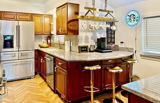 Luxurious Gem Near Disney Workspace Movie Room - Foto 6