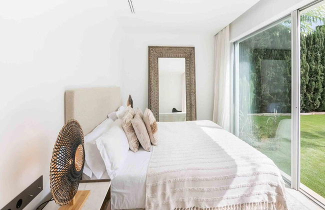 Holiday Home With Pool Area - Photo 5