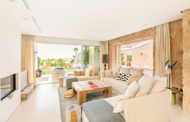 Holiday Home With Pool Area - Photo 10