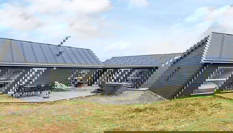 Foto 1 - 4 Star Holiday Home in Lokken