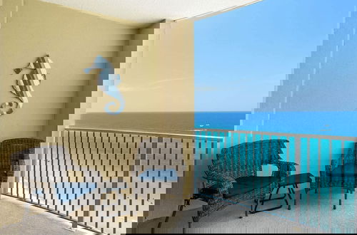 Foto 18 - Emerald Isle Resort 1409 Beachfront Access + Chairs Incl Pool, Ocean Views