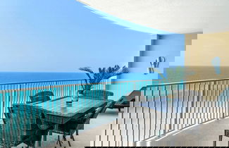 Foto 3 - Emerald Isle Resort 1409 Beachfront Access + Chairs Incl Pool, Ocean Views