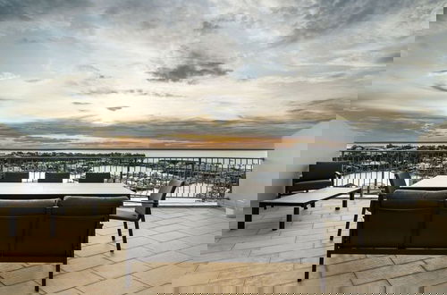 Foto 4 - Anchor Point Penthouse Marina Views Pool Bbqs