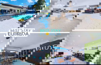 Foto 1 - Elegant Home With Heated Pool
