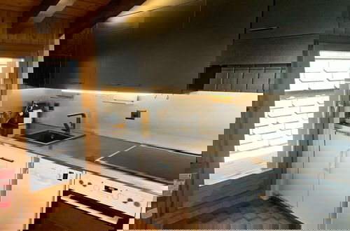 Foto 13 - Marvelous Apartment With Balcony