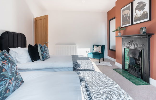 Kensington Place - 4 Bedroom Home w Free Parking - Foto 65