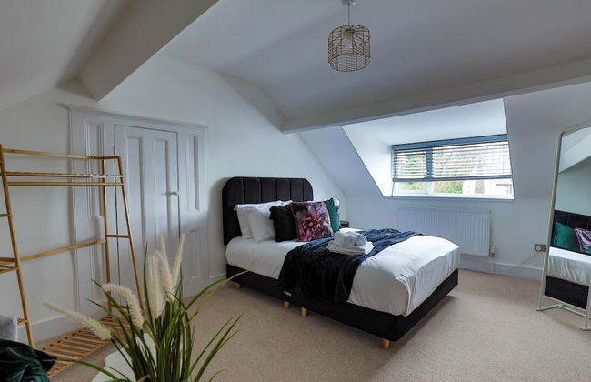 Kensington Place - 4 Bedroom Home w Free Parking - Foto 29