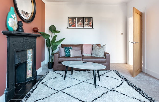 Kensington Place - 4 Bedroom Home w Free Parking - Foto 62