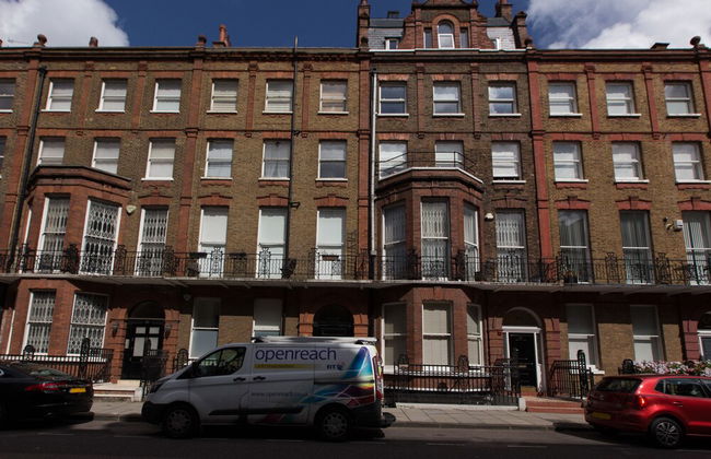 Baker Street Apartments by Allô Housing - Photo 9