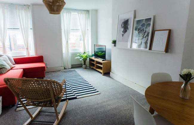 Baker Street Apartments by Allô Housing - Photo 8