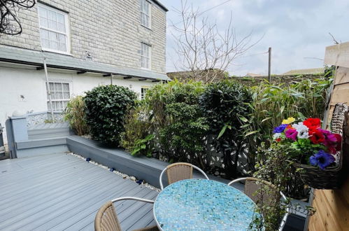 Photo 4 - Beach Cottage - Nautical-themed Cottage in Central Totnes