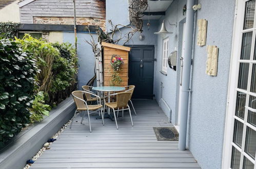 Photo 3 - Beach Cottage - Nautical-themed Cottage in Central Totnes